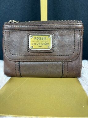 Fossil Emory Leather Clutch Wallet - Long Live Vintage 1954 Dark Brown Espresso